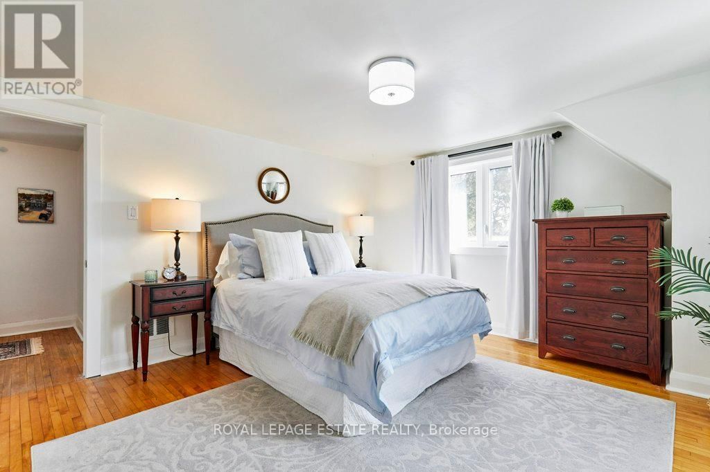 15 SQUIRES AVENUE Image 19