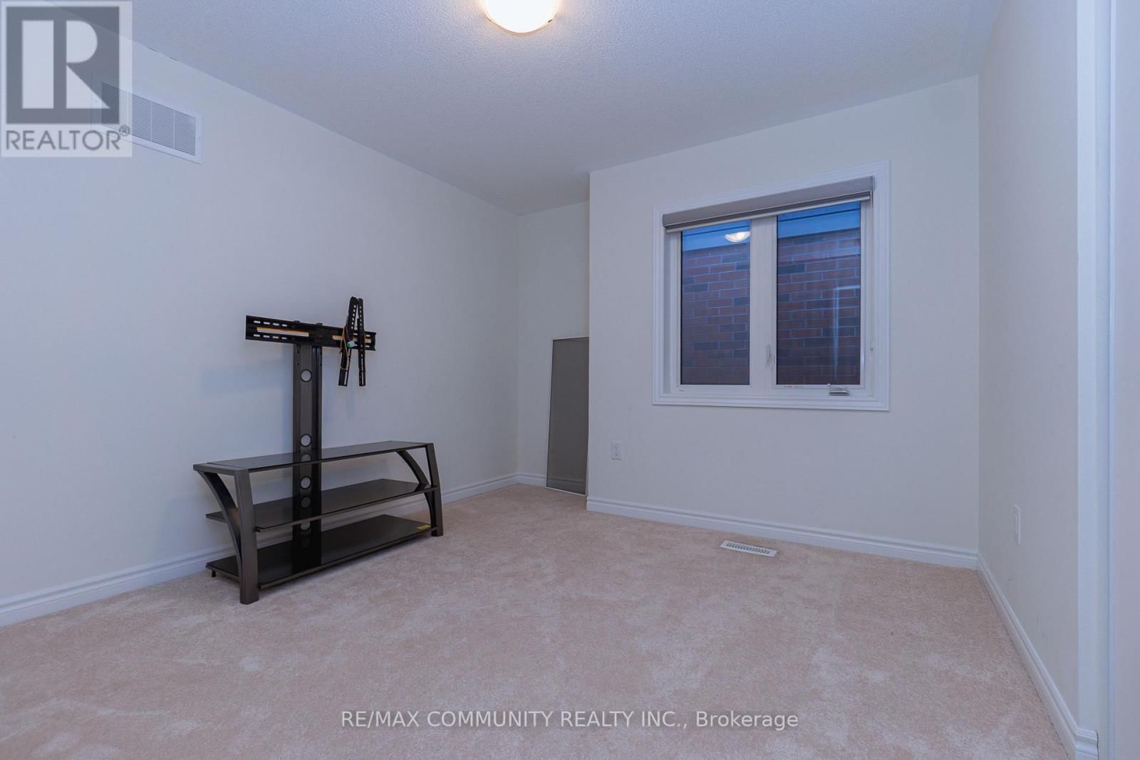 51 CISCO DRIVE Image 14