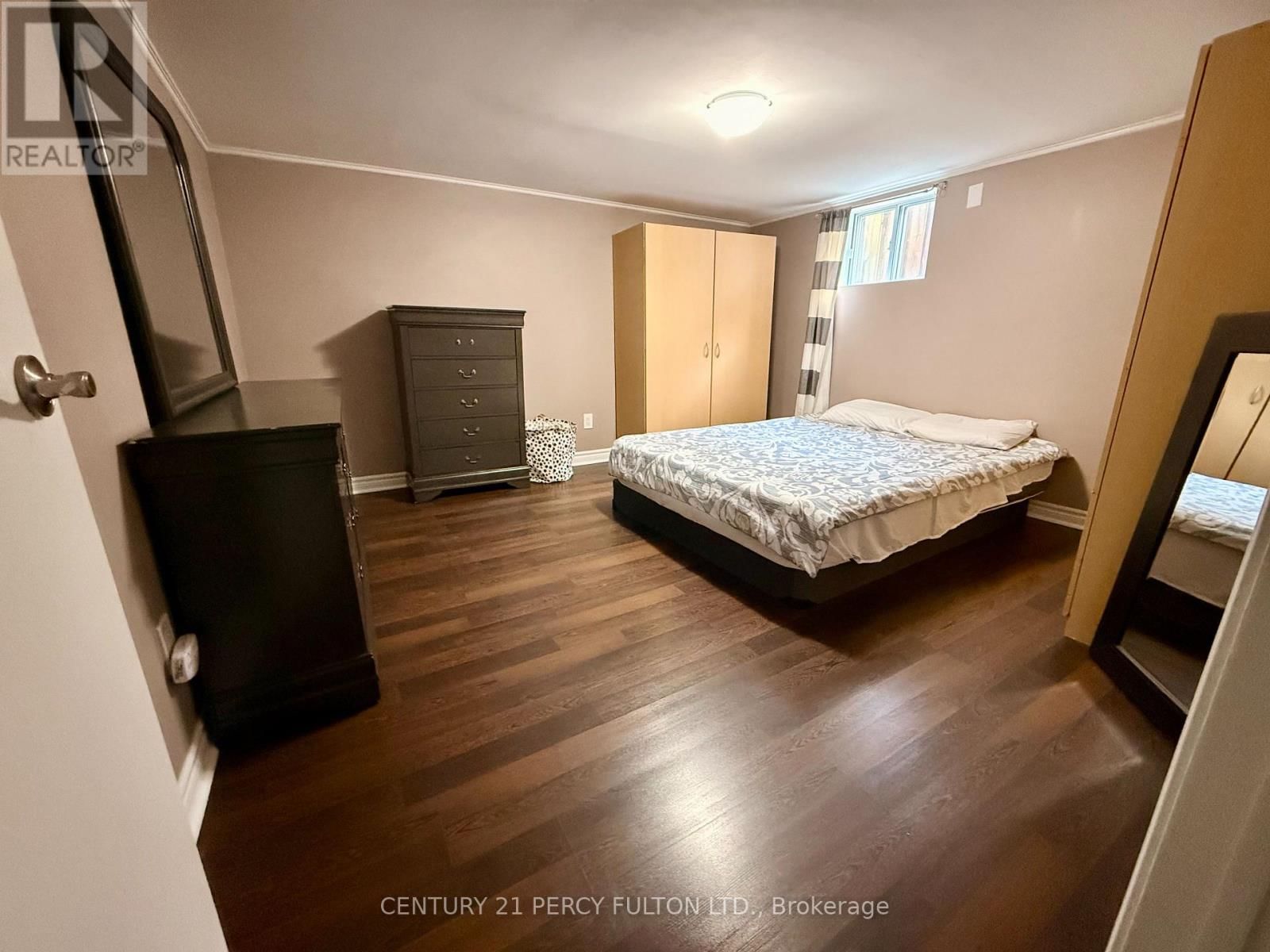 17 MAYWOOD PARK Image 10