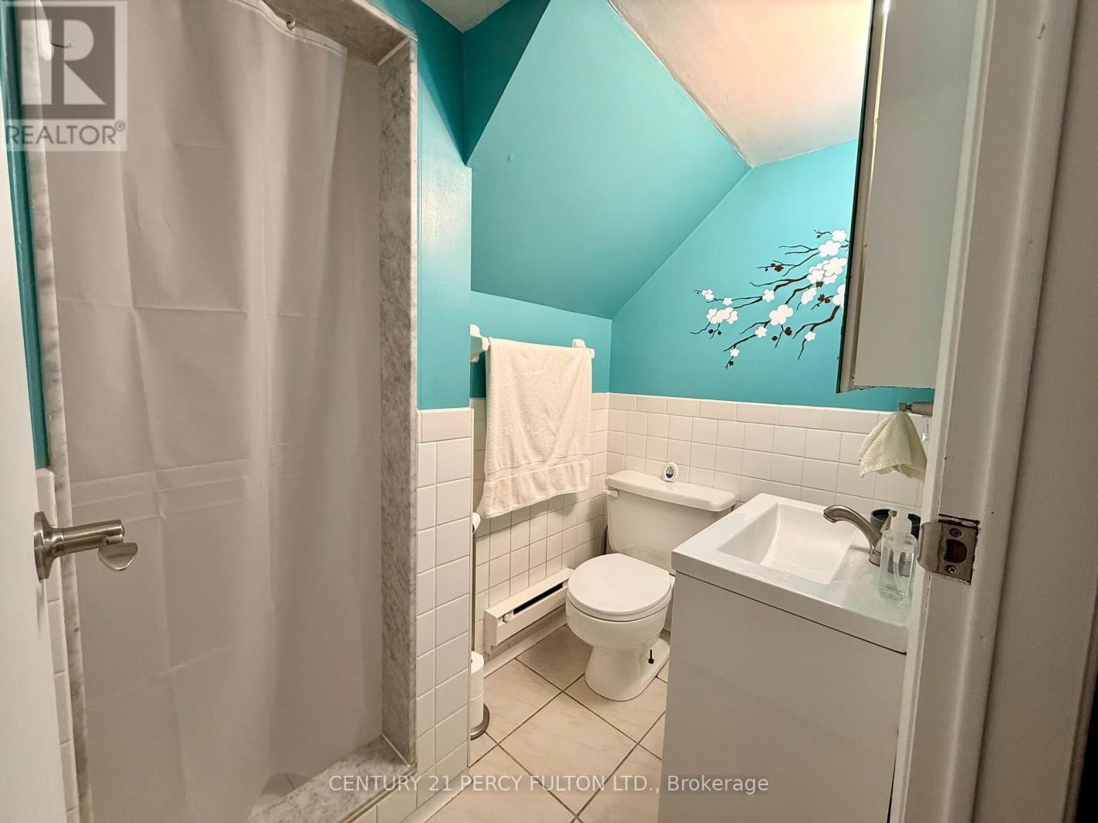 17 MAYWOOD PARK Image 12