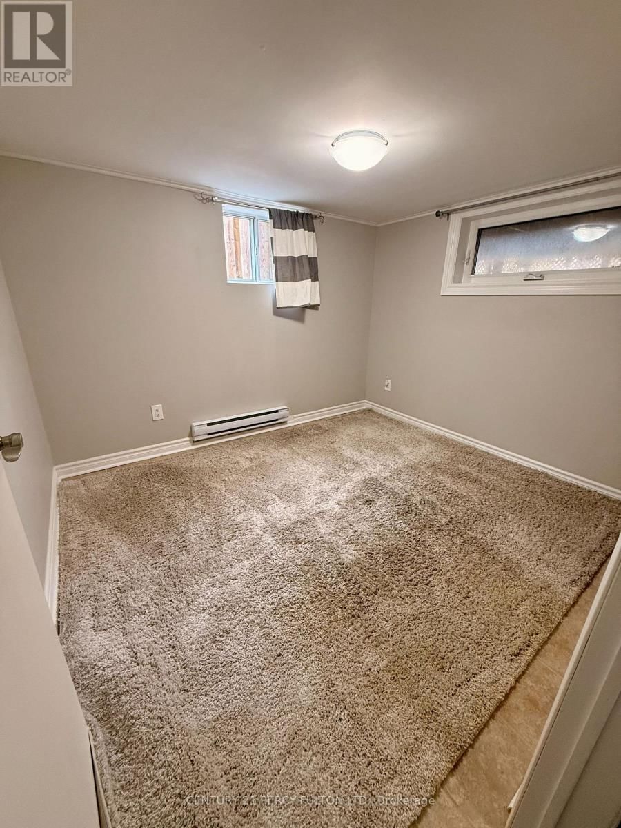 17 MAYWOOD PARK Image 14