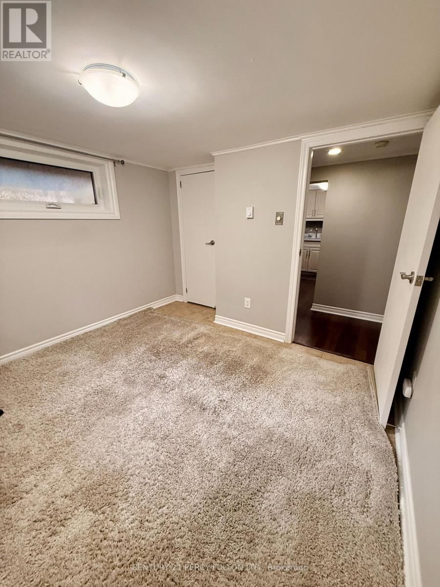 17 MAYWOOD PARK Image 15