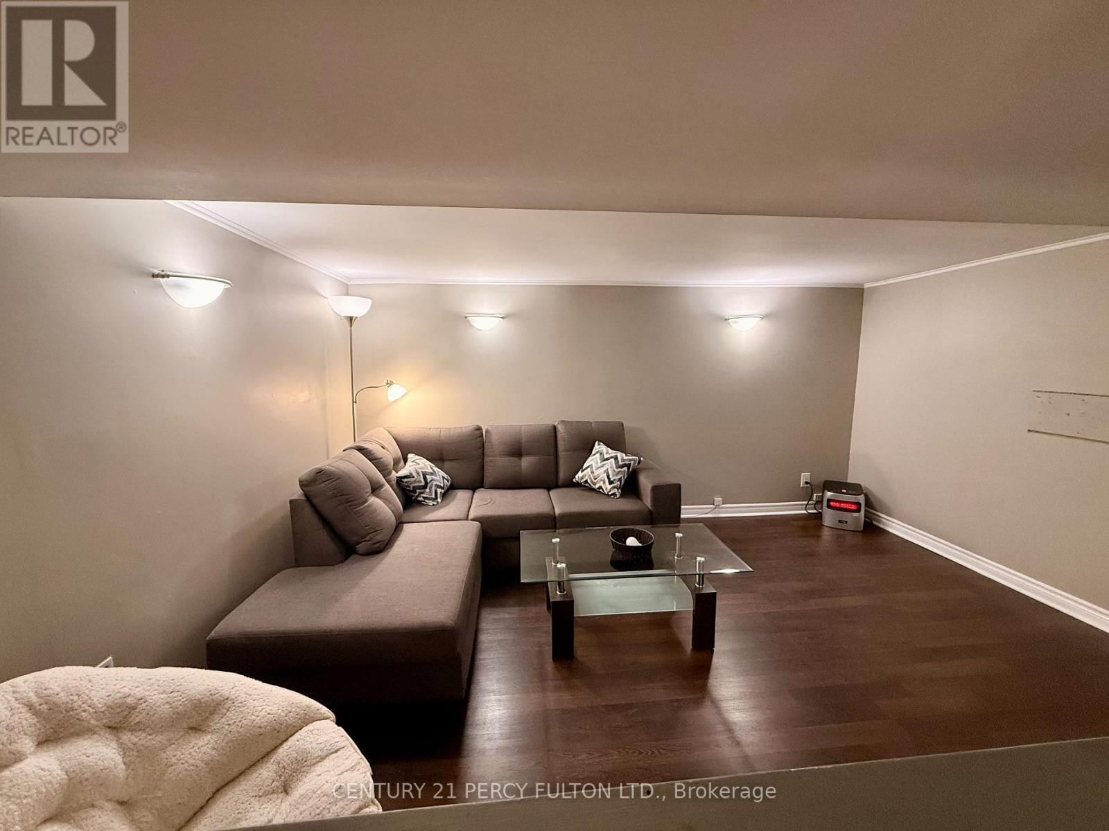 17 MAYWOOD PARK Image 6