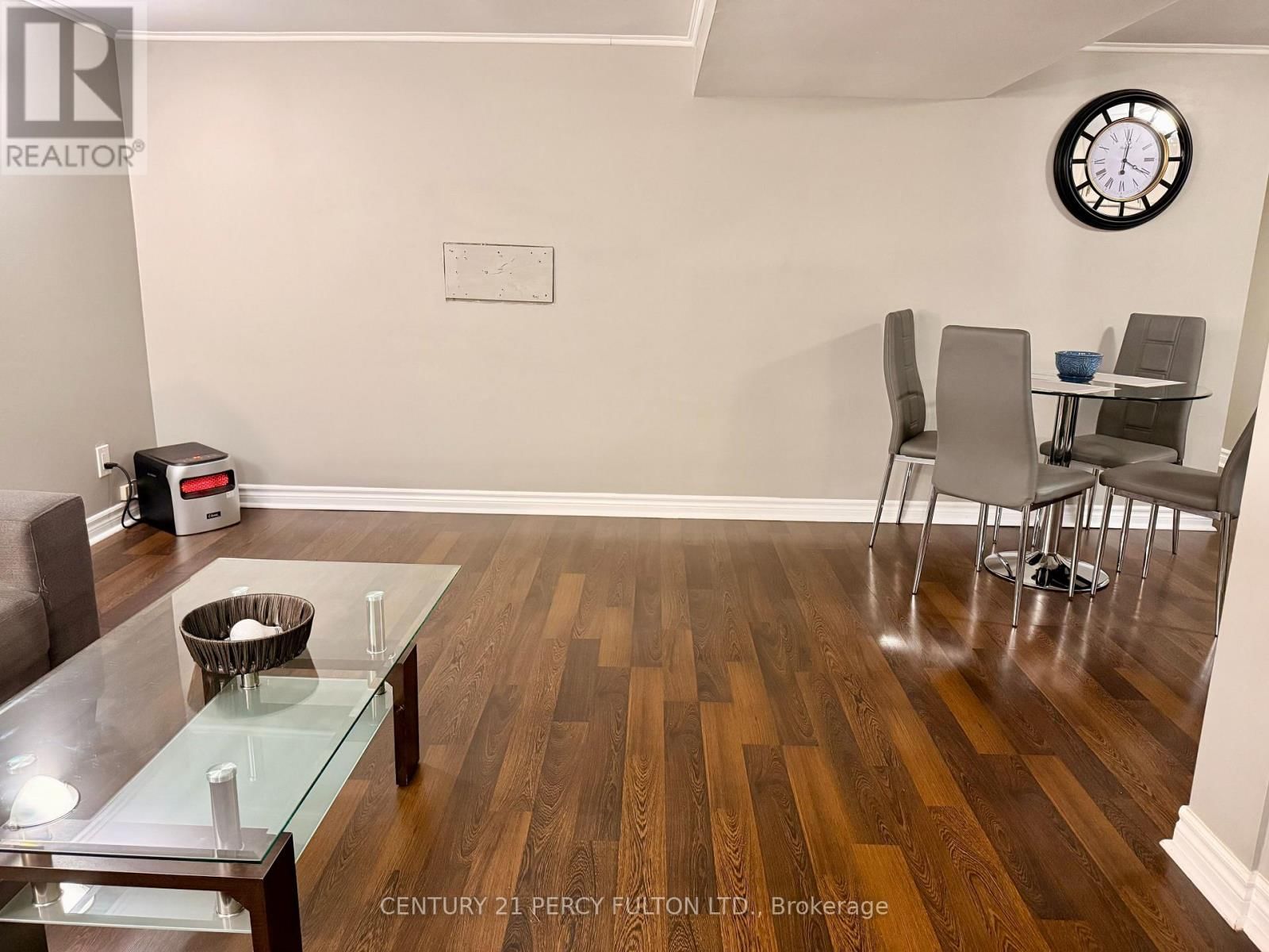 17 MAYWOOD PARK Image 7