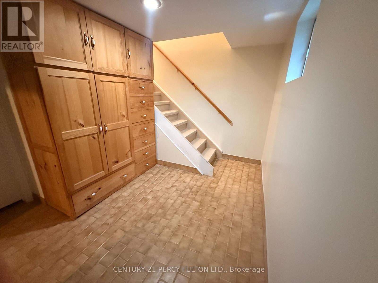 17 MAYWOOD PARK Image 8