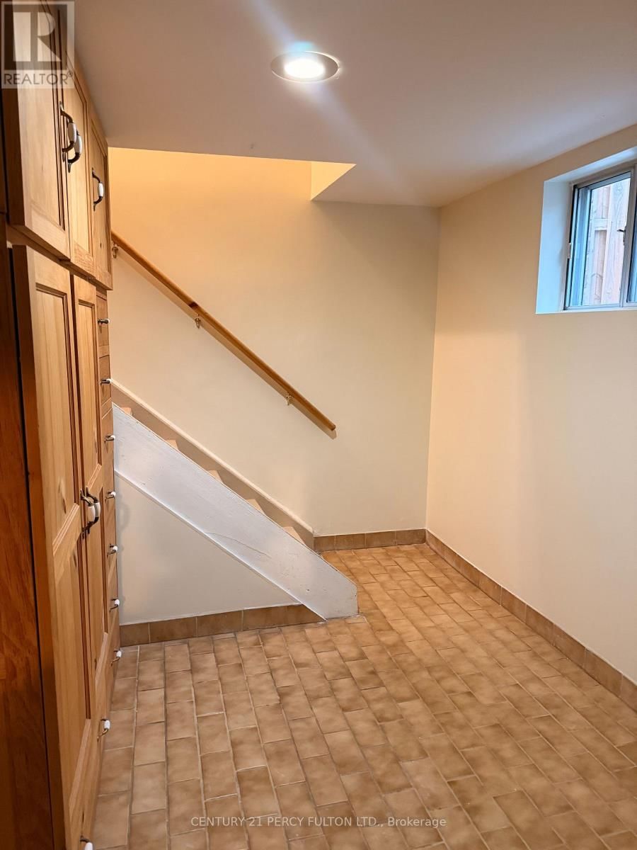 17 MAYWOOD PARK Image 9