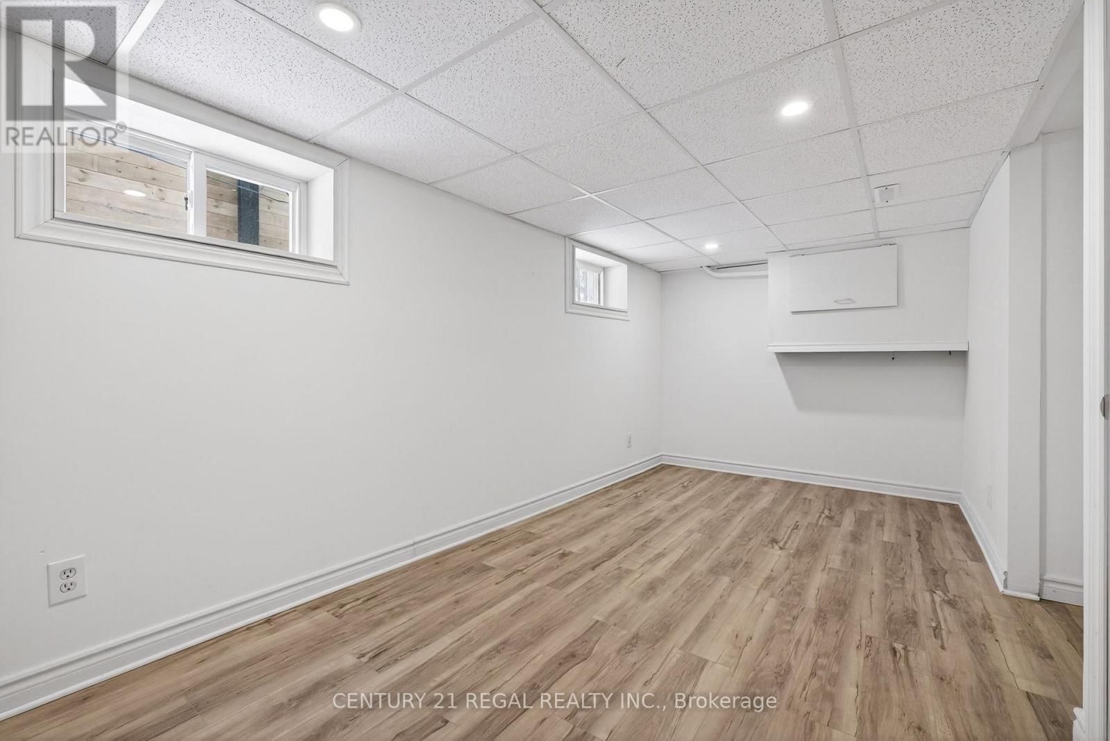 241 MARY STREET NORTH Image 24