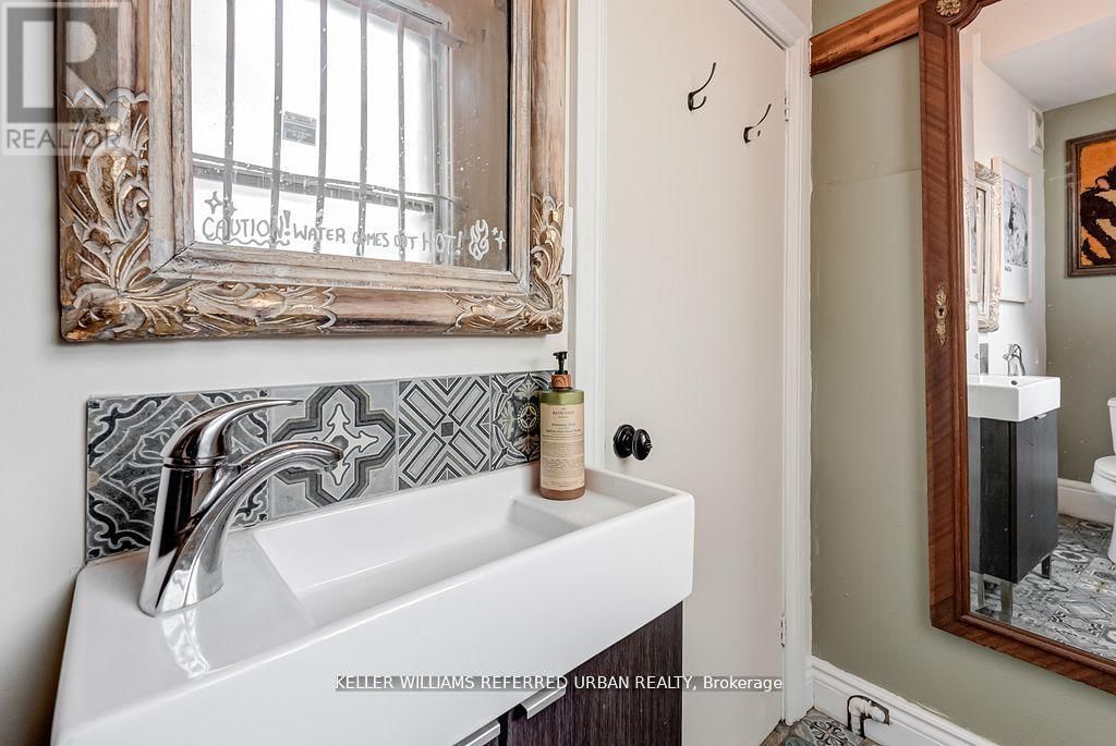 1118 QUEEN STREET EAST Image 22