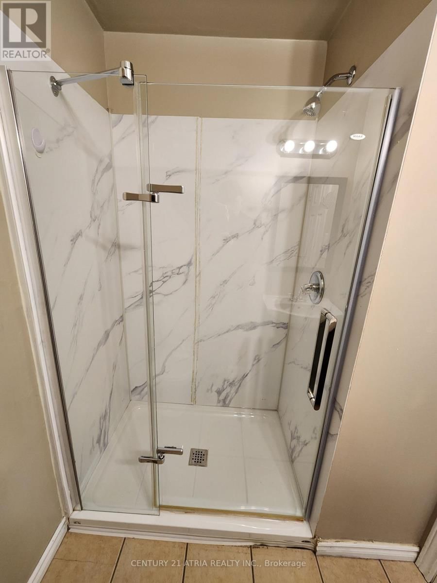 BSMT - 49 LAWRENCE CRESCENT Image 7