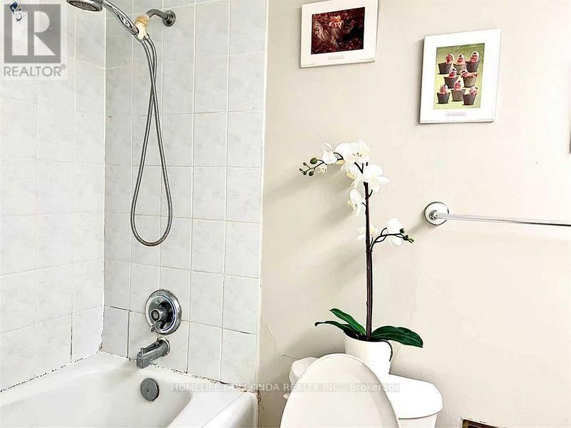 1004 - 2721 VICTORIA PARK AVENUE Image 14