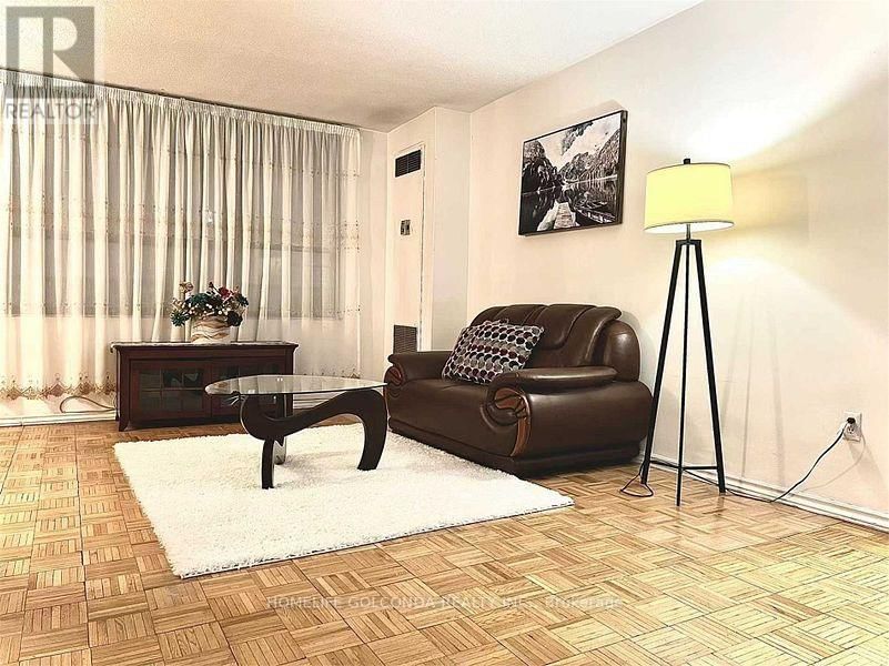 1004 - 2721 VICTORIA PARK AVENUE Image 2