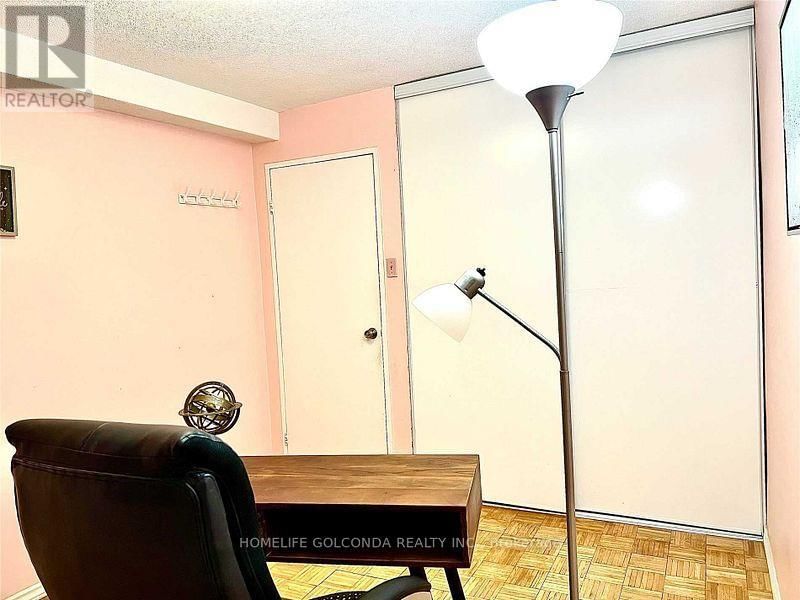 1004 - 2721 VICTORIA PARK AVENUE Image 9