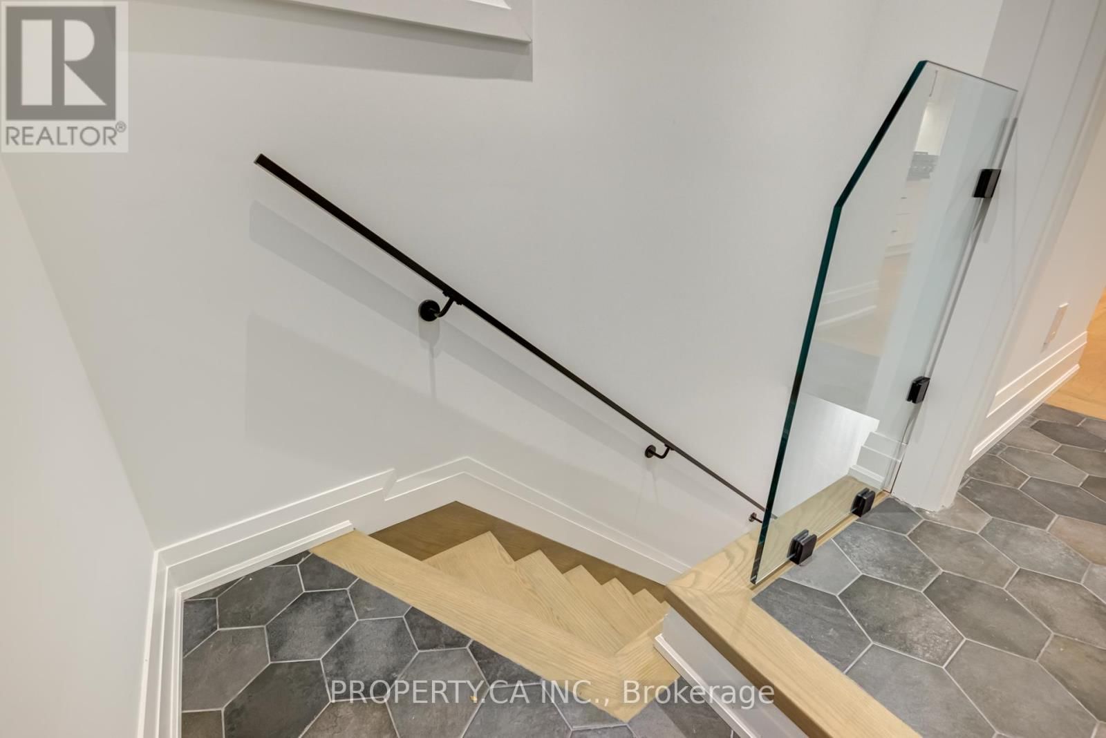 Lower - 8 FIRST AVENUE Image 2