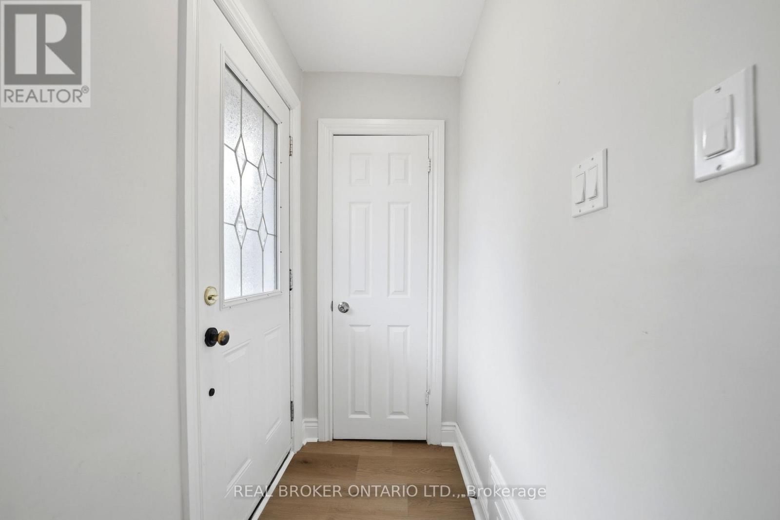 Upper - 24 GLENBURN AVENUE Image 2