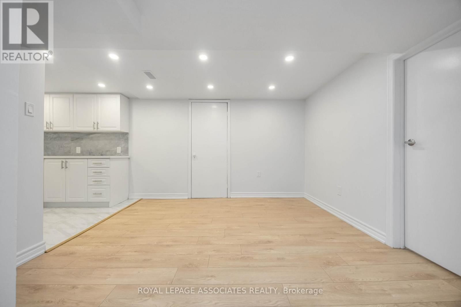 BSMT - 90 BELLAMY ROAD SOUTH Image 11