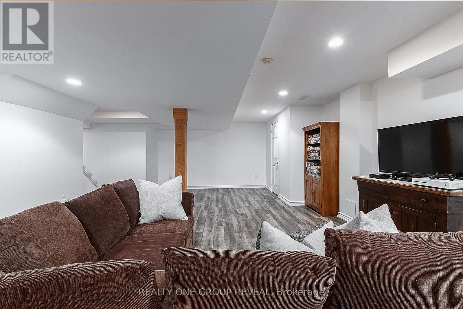 37 WETHERBURN DRIVE Image 35