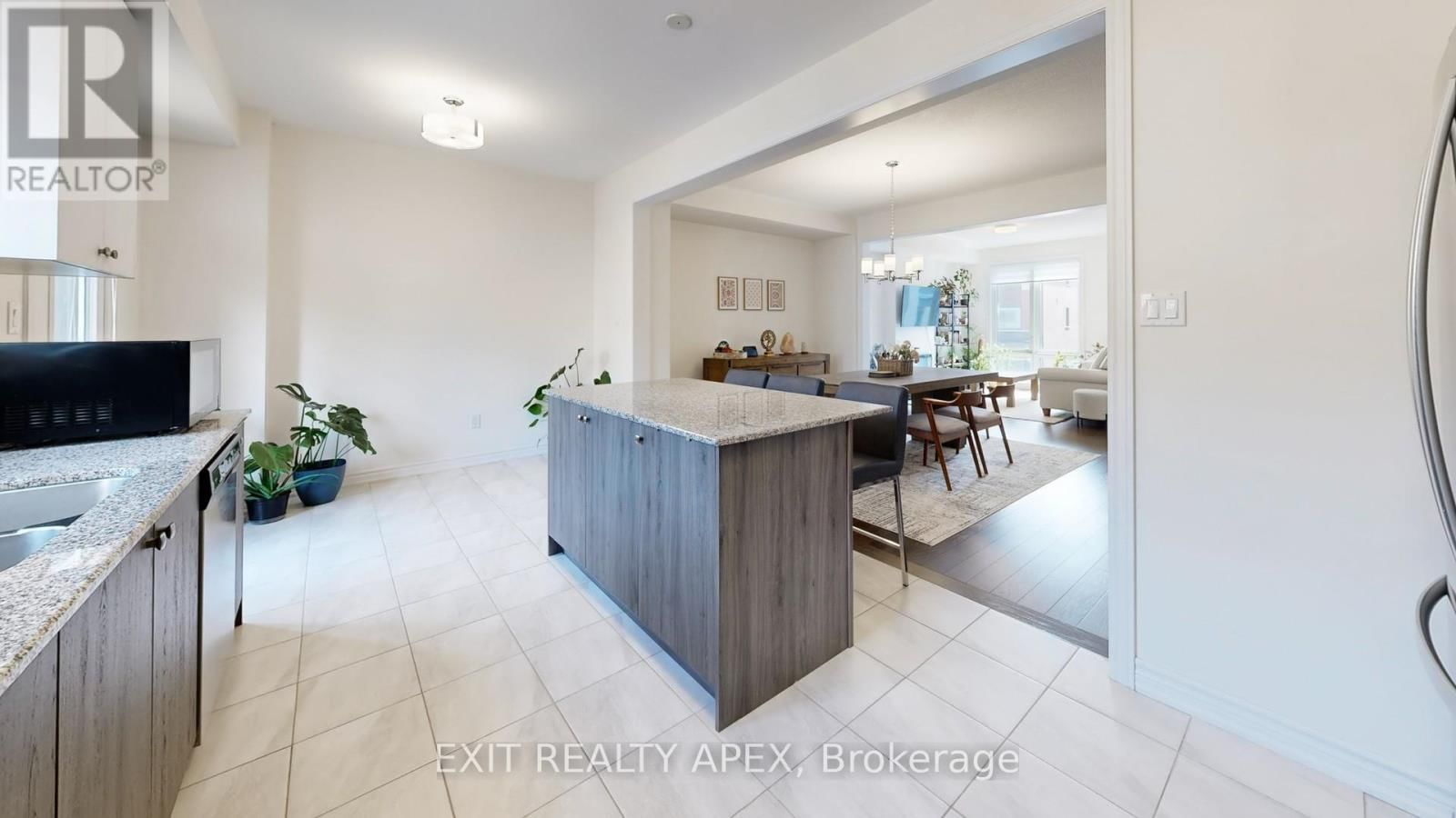 55 DOUET LANE Image 11