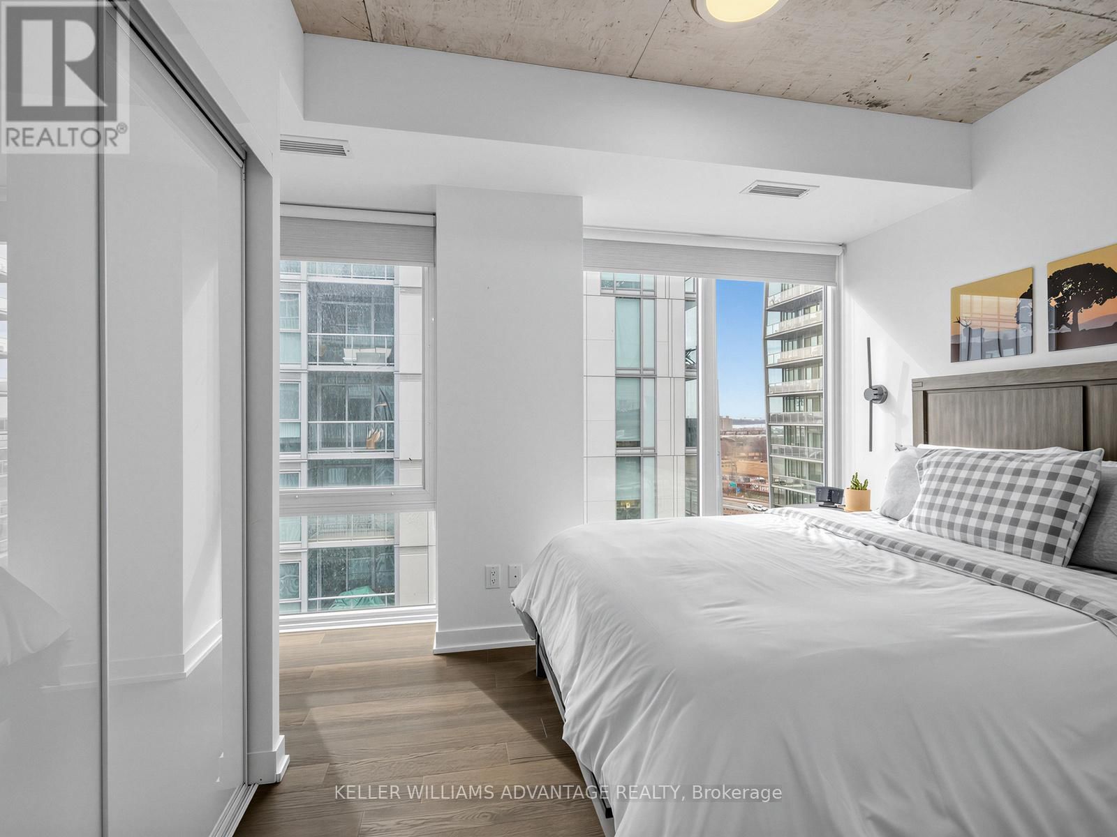 1002 - 45 BASEBALL PLACE Image 21