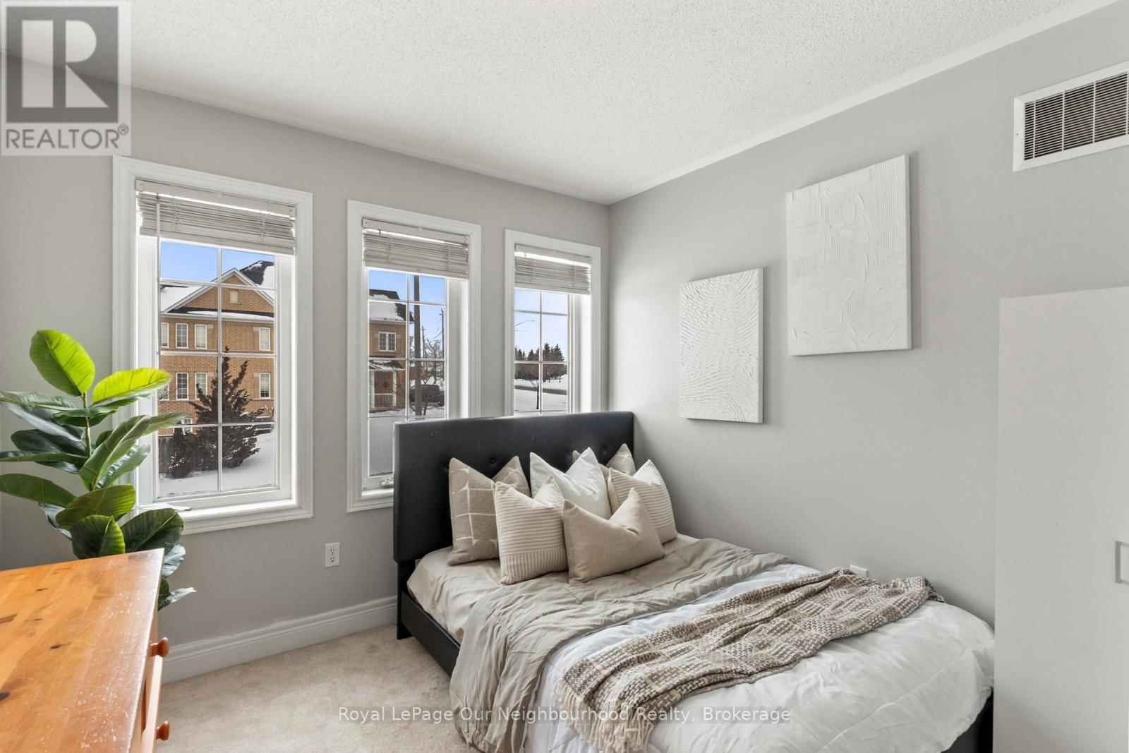 53 KERSEY CRESCENT Image 18