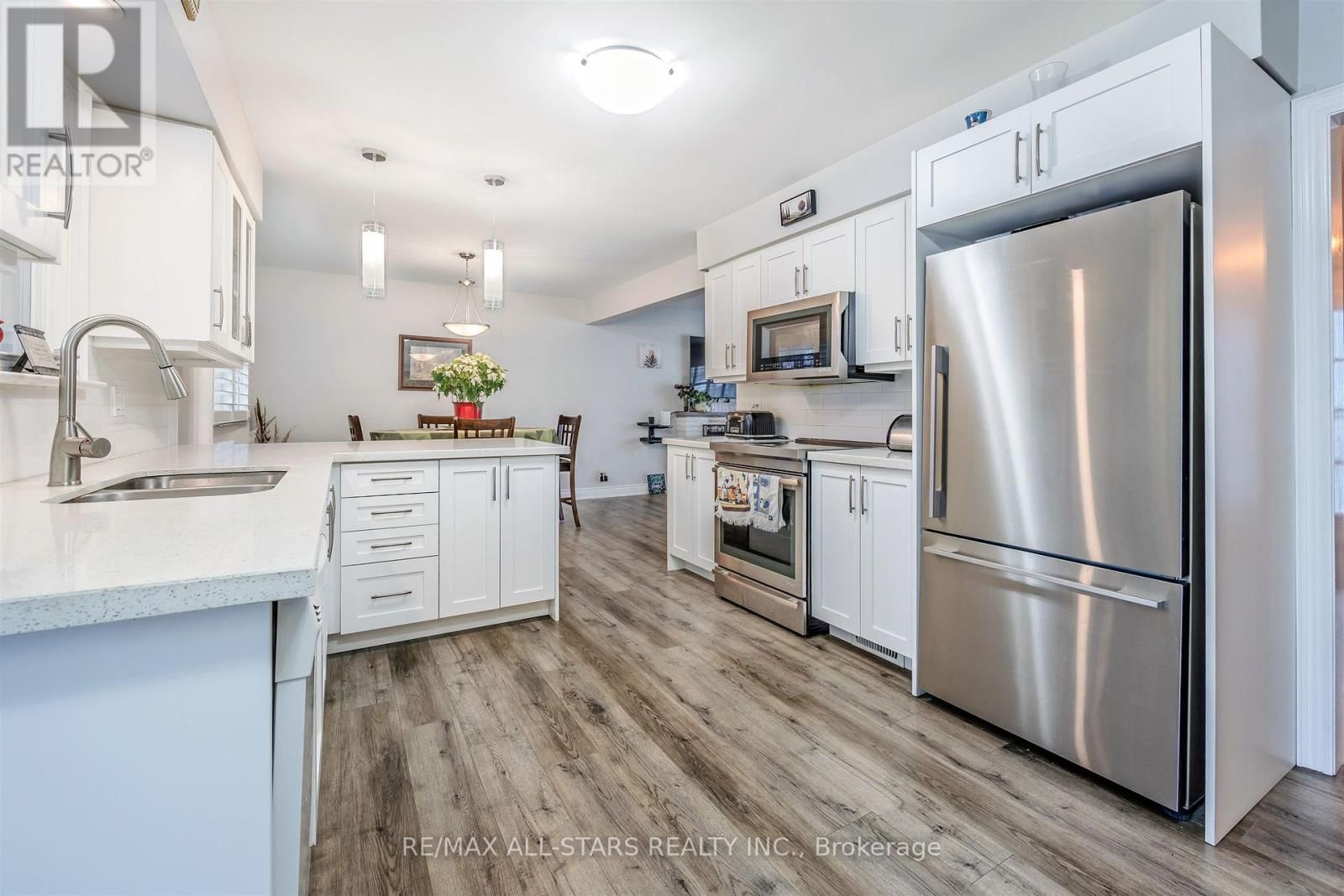 872 LAW STREET Image 8