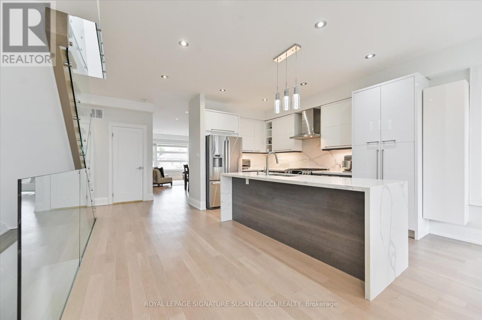 69 HOLMSTEAD AVENUE Image 17