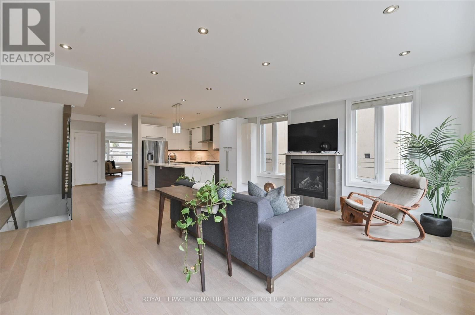 69 HOLMSTEAD AVENUE Image 23