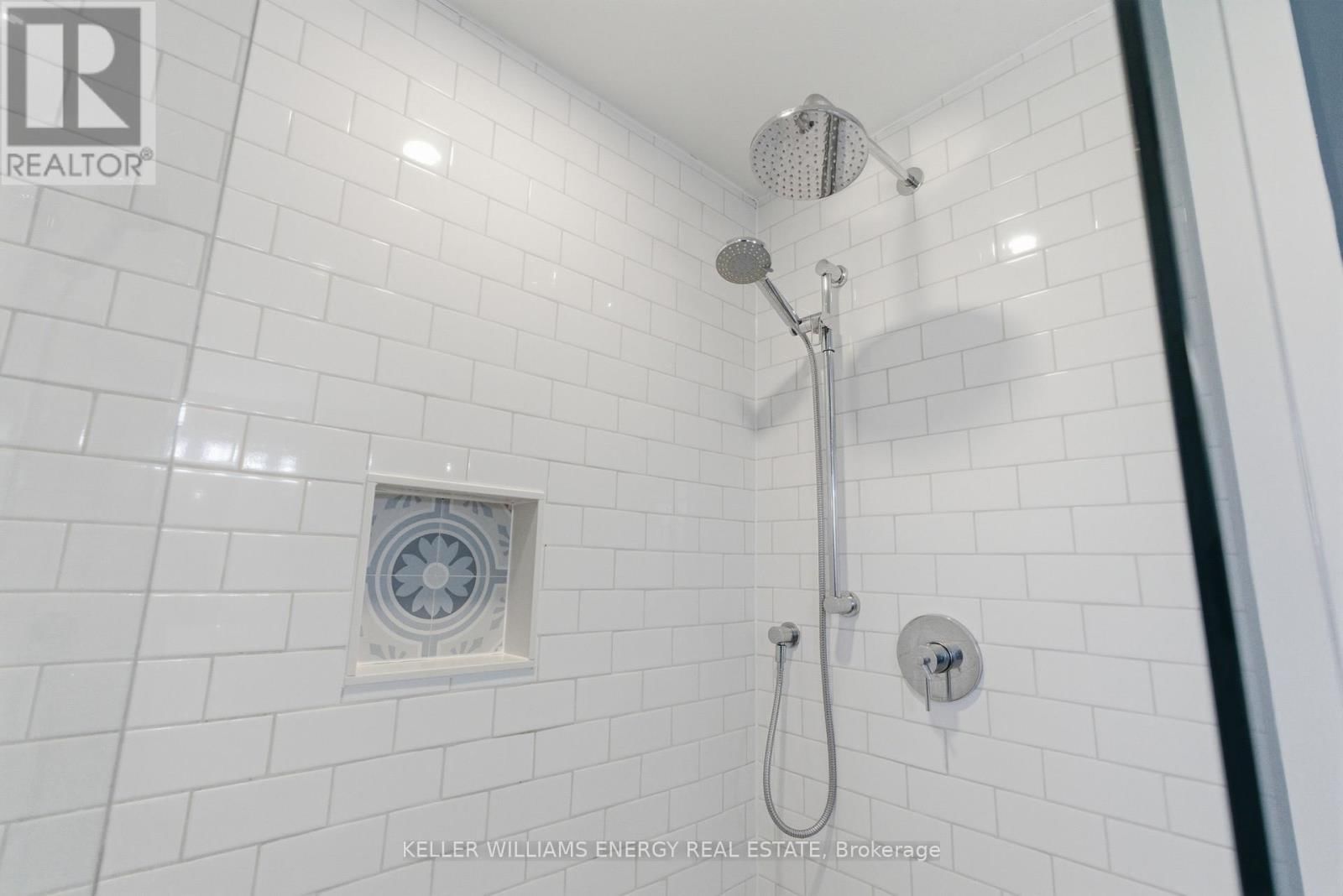 34 LUMSDEN CRESCENT Image 28