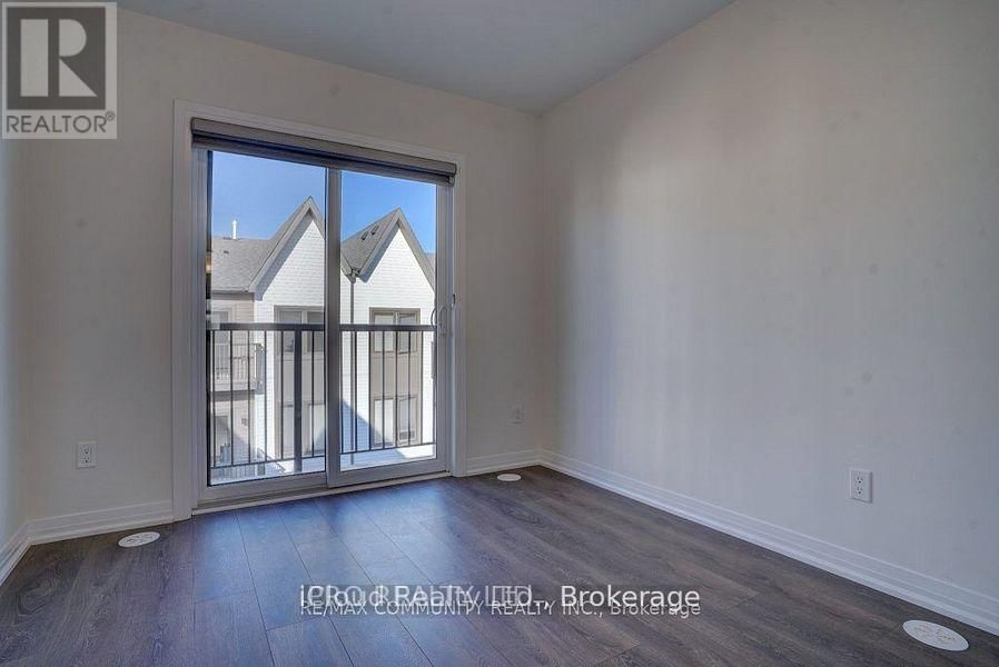 114 - 2635 WILLIAM JACKSON DRIVE Image 13