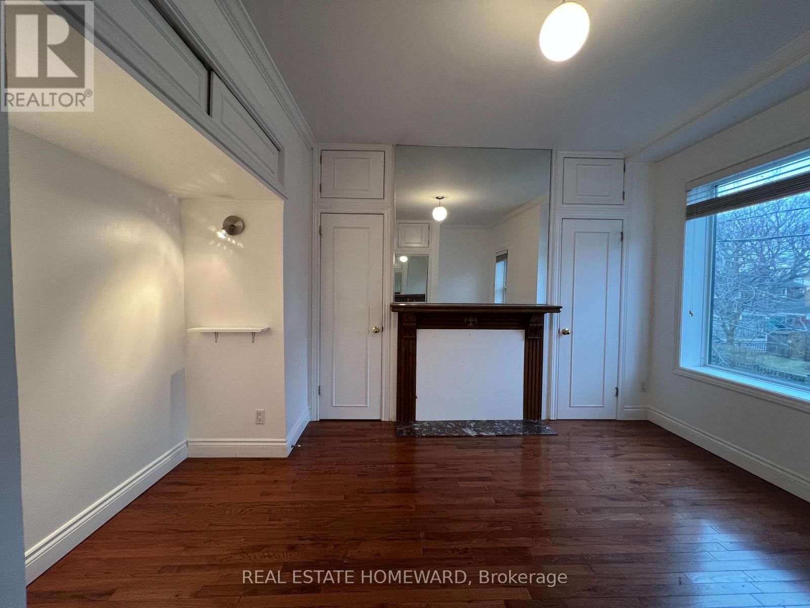 Upper - 220 PAPE AVENUE Image 10