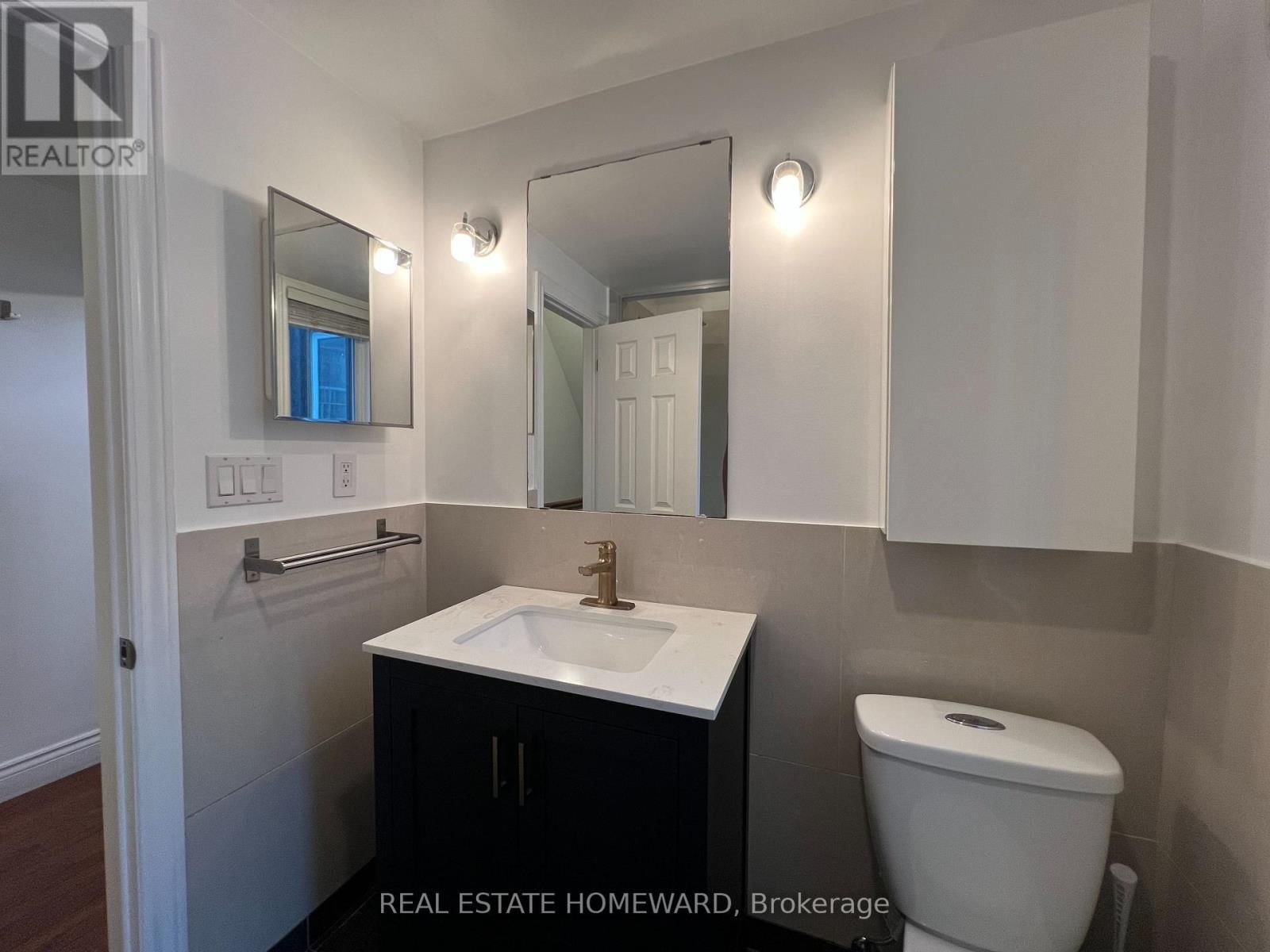 Upper - 220 PAPE AVENUE Image 15