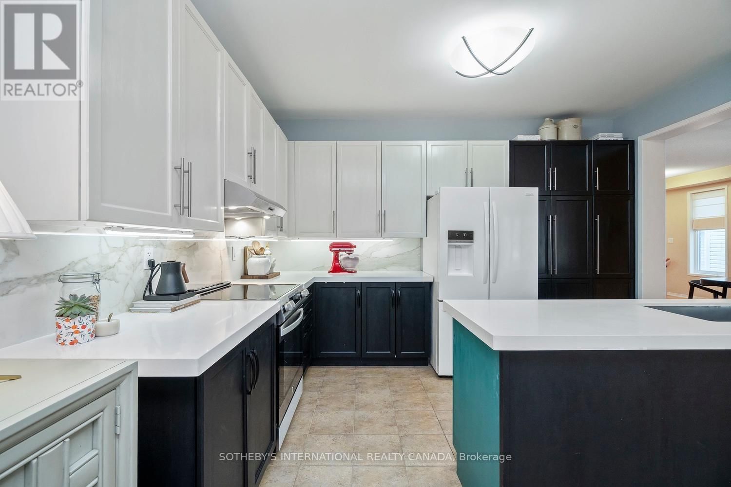 114 STRANDMORE CIRCLE Image 16