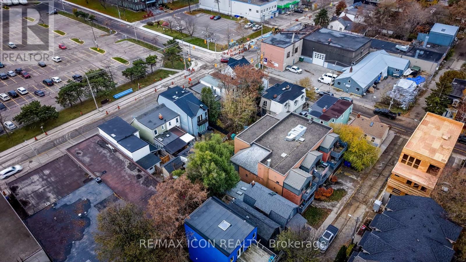 898 EASTERN AVENUE Image 39