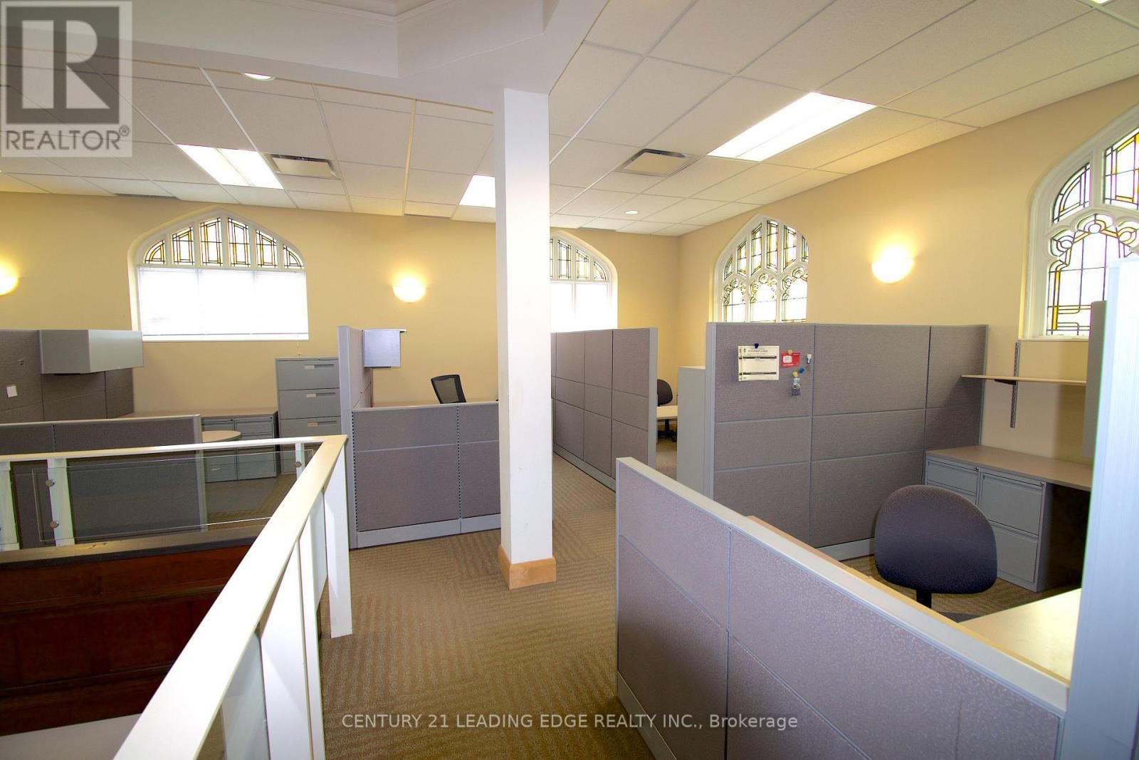 2550 DANFORTH AVENUE Image 12