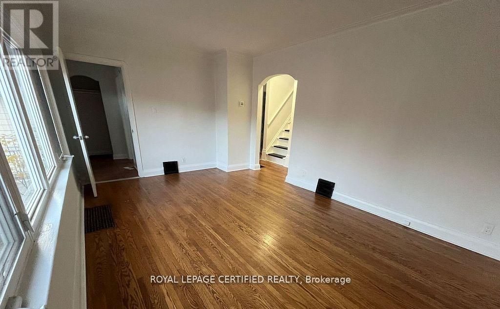 Upper - 80 VANBRUGH AVENUE Image 8