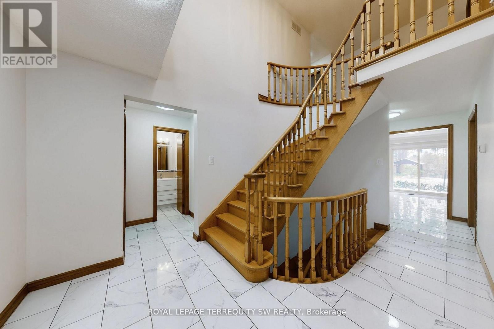 327a BEECHGROVE DRIVE Image 13