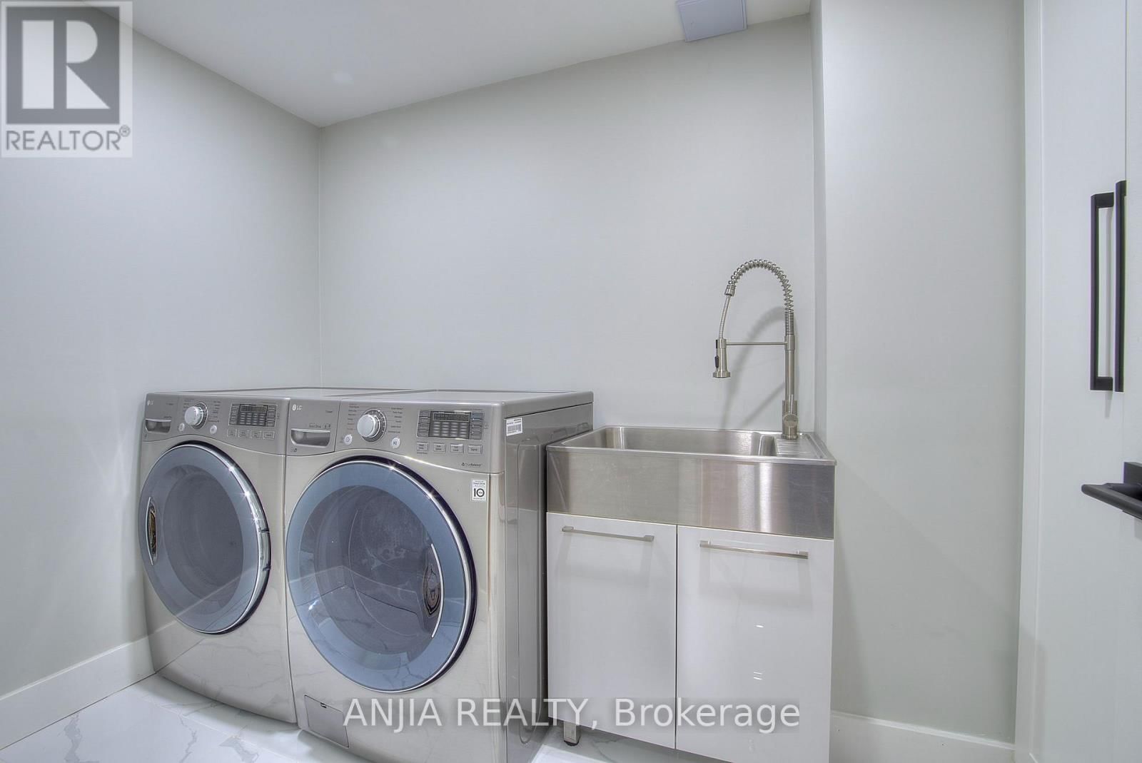 8 TWIN STREAMS ROAD Image 14