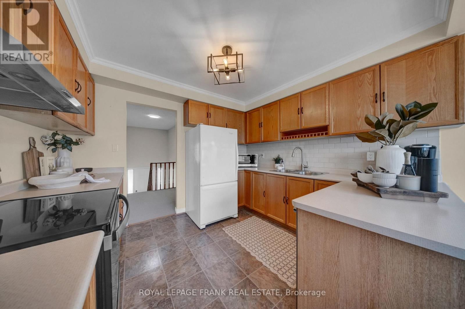 86 DEVONDALE STREET Image 10