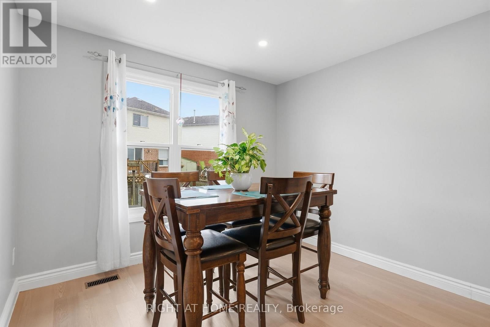 37 BEECHNUT CRESCENT Image 11