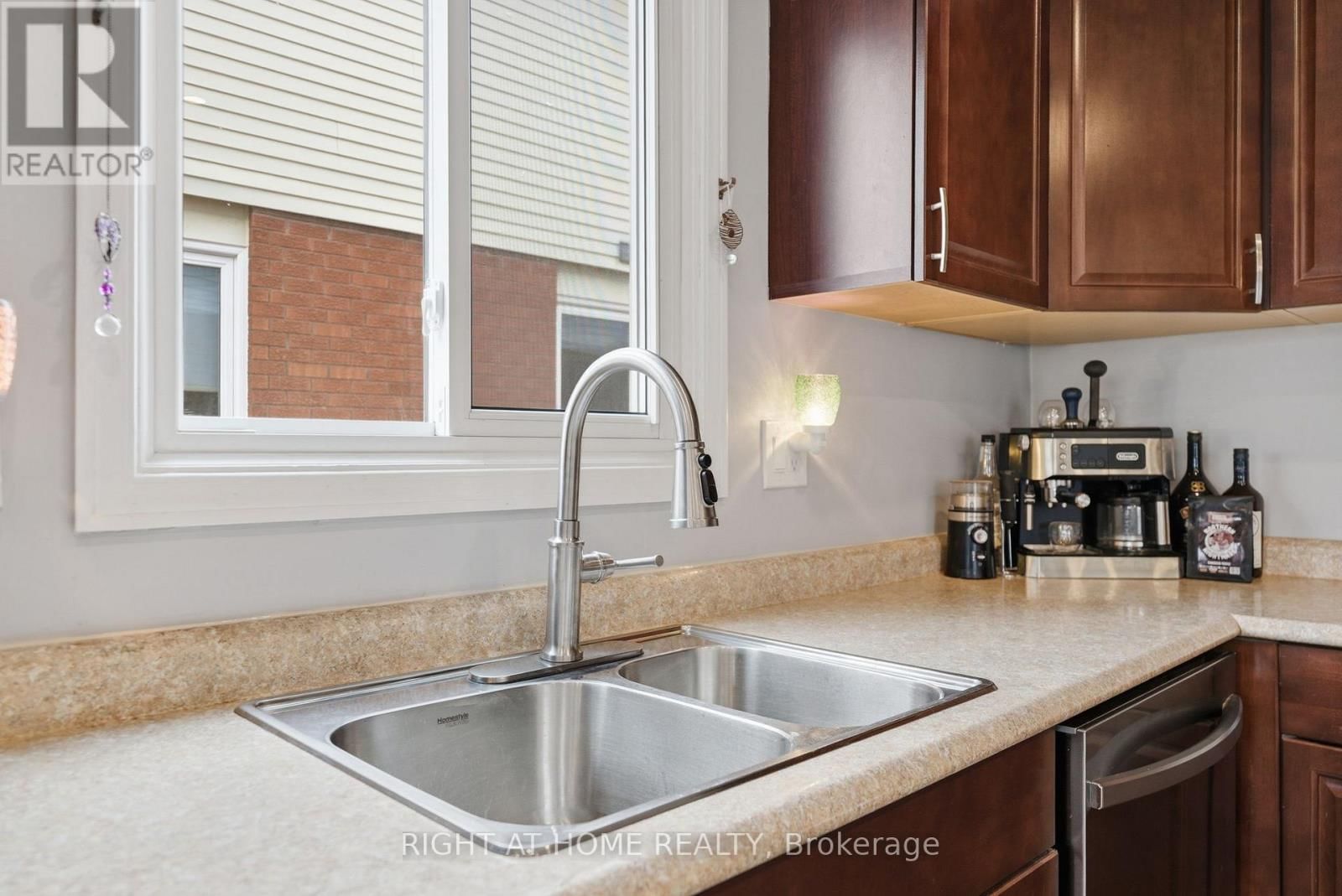 37 BEECHNUT CRESCENT Image 9