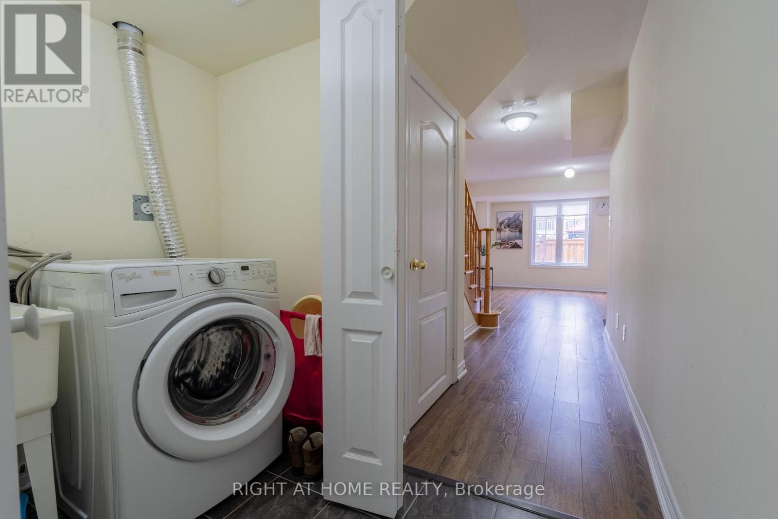 1518 SHEPWAY MEWS Image 5