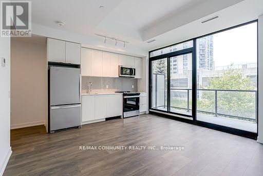 190 - 1608 CHARLES STREET Image 12