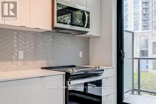 190 - 1608 CHARLES STREET Image 15