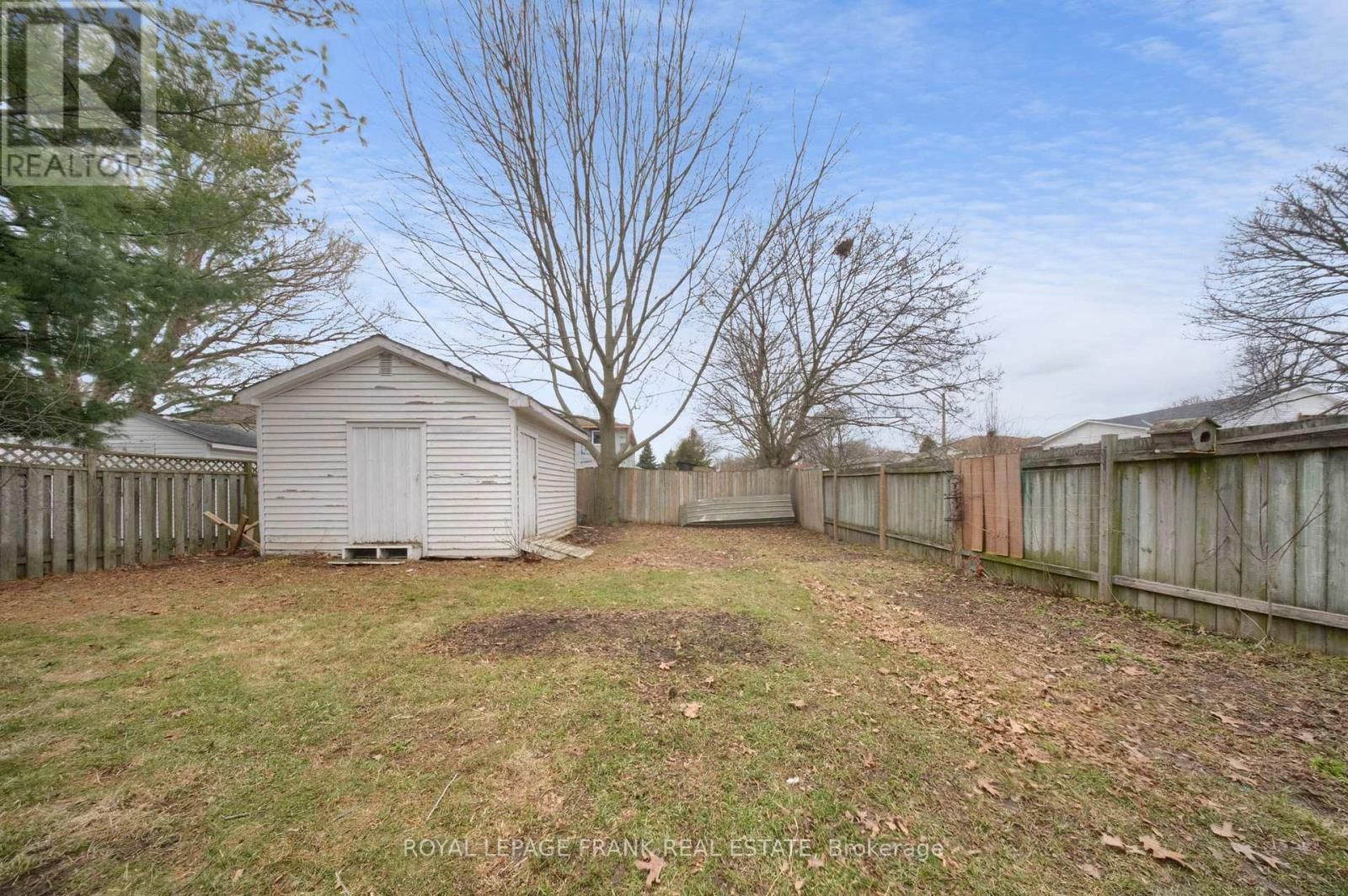 2 FAIRBAIRN COURT Image 28