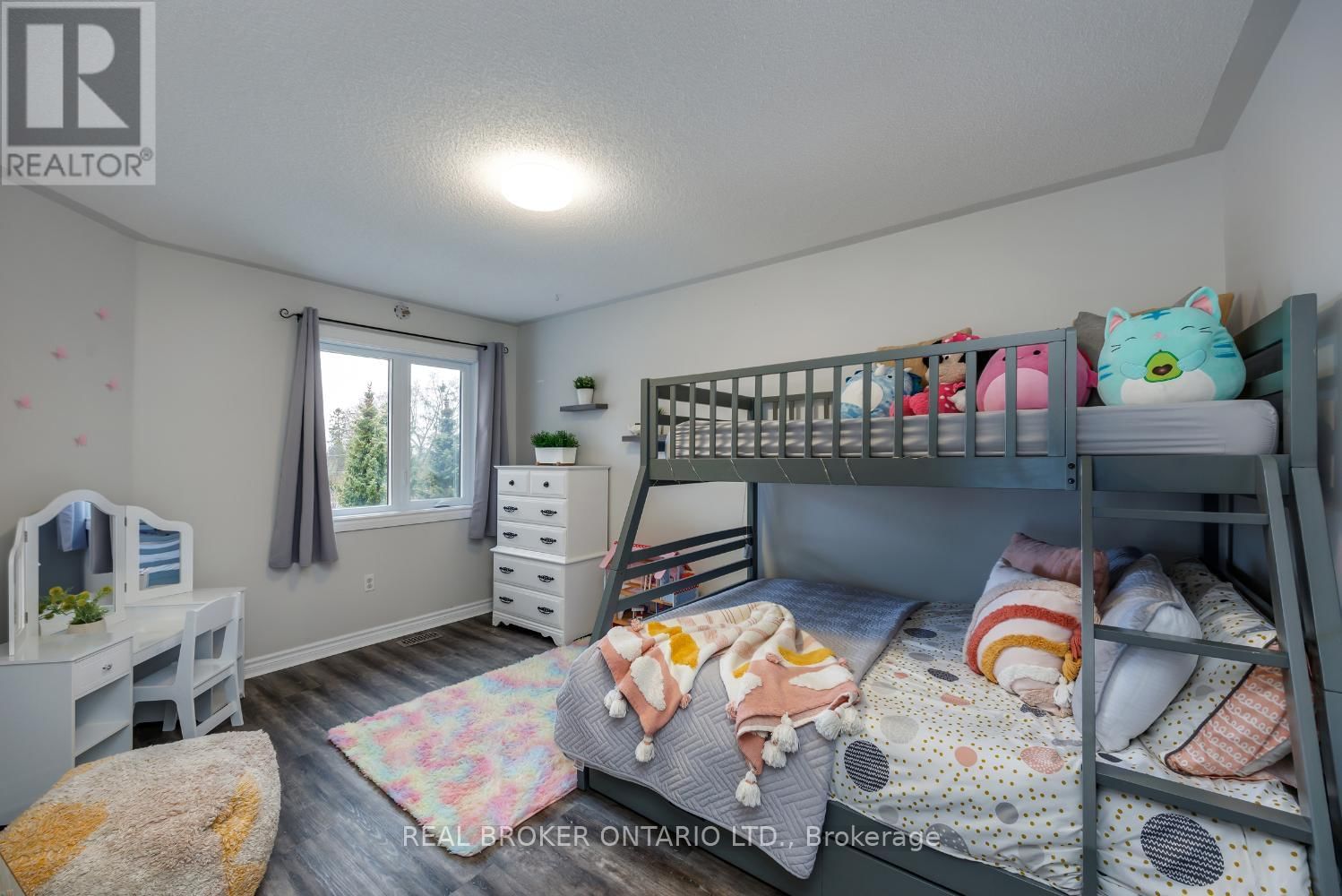 125 HUTTON PLACE Image 32