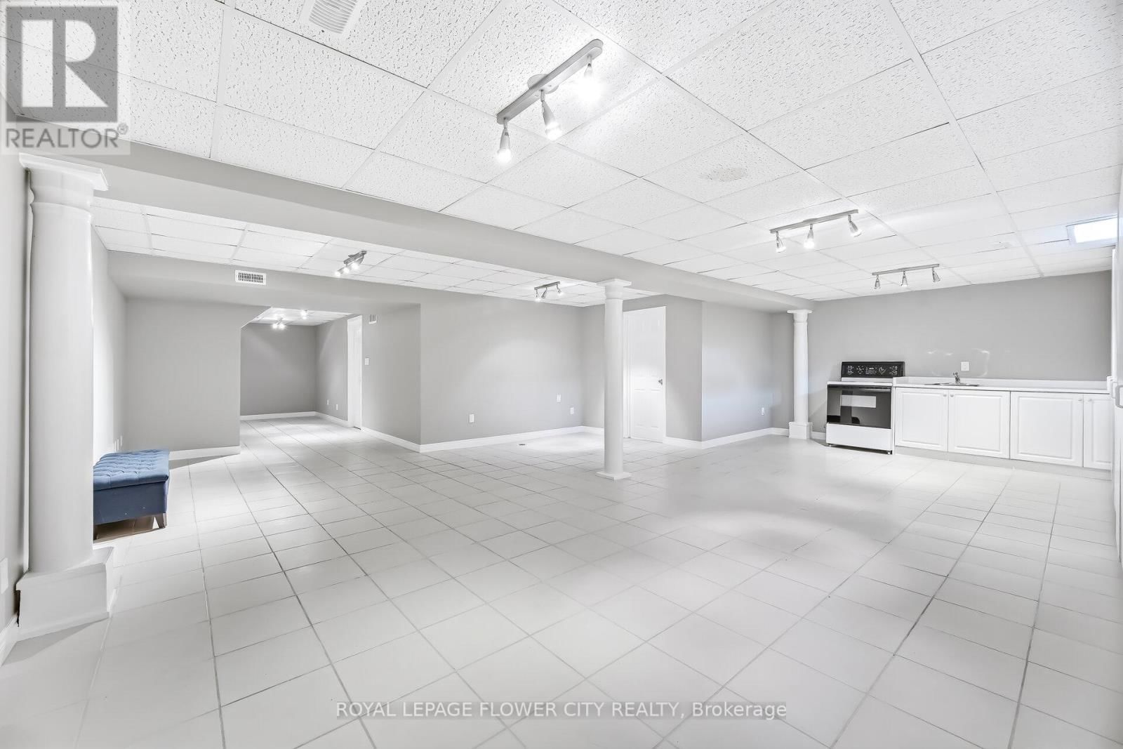 4 FAWCETT AVENUE Image 40