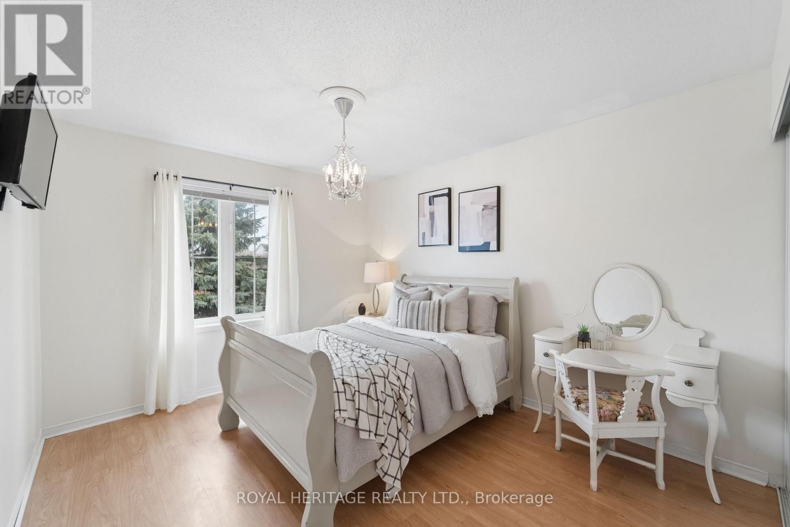 40 MCNICOL CRESCENT Image 15