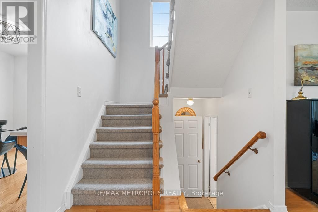 886 AUDLEY ROAD SOUTH Image 12