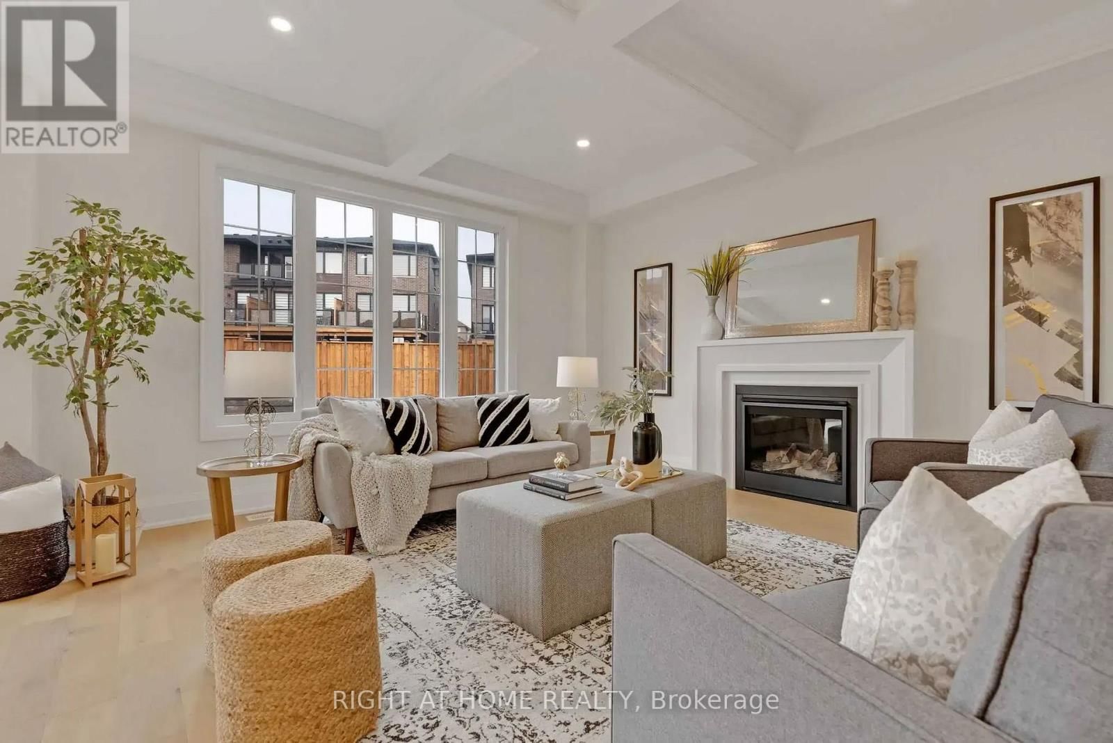 135 COURVIER CRESCENT Image 16