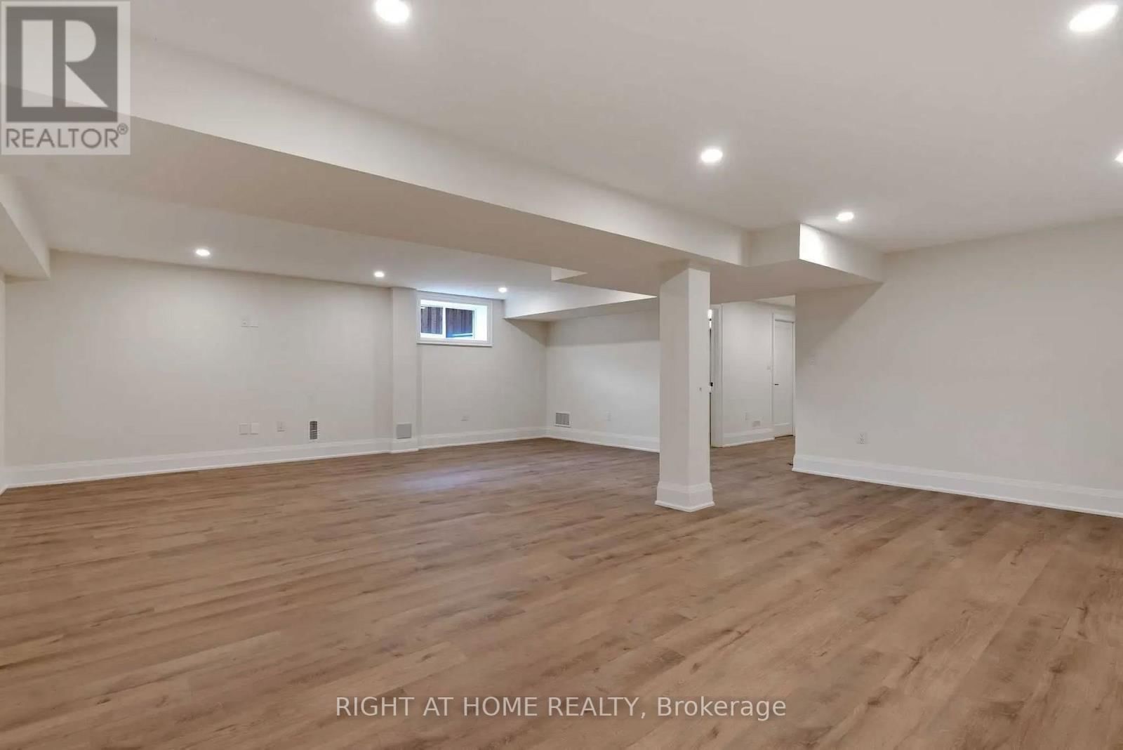 135 COURVIER CRESCENT Image 36