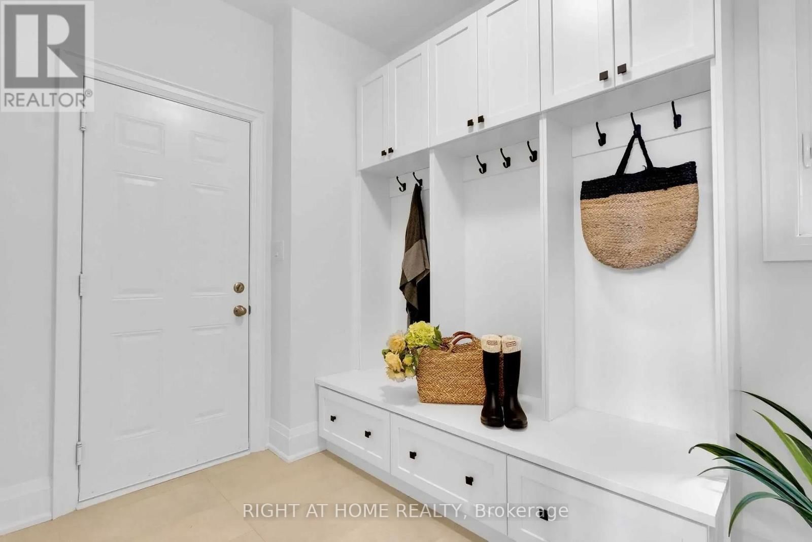 135 COURVIER CRESCENT Image 8